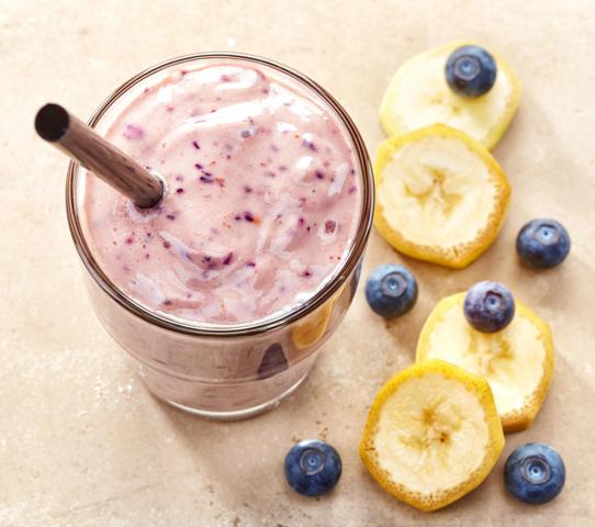 Schnelle Smoothie Rezepte für Kinder und Familien: Beeren-Bananen-Smoothie