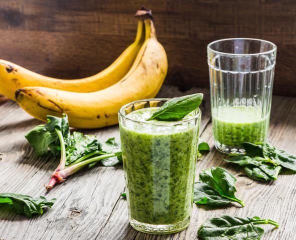 Schnelle Smoothie Rezepte für Kinder und Familien: Grüner Spinat-Bananen-Smoothie